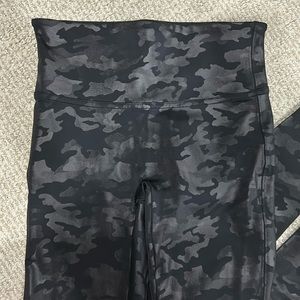 Never worn. SPANX camo legging. Size S/P.